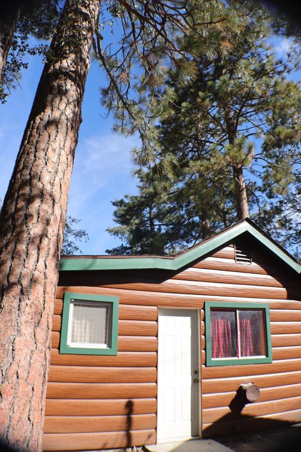 Storybook Village Pine Cove Buitenkant foto