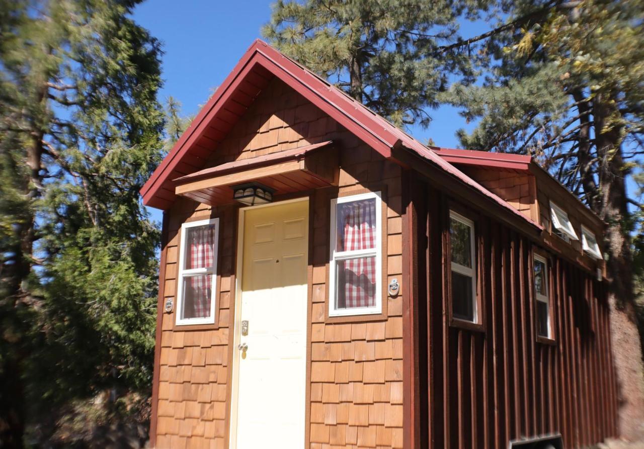 Storybook Village Pine Cove Buitenkant foto