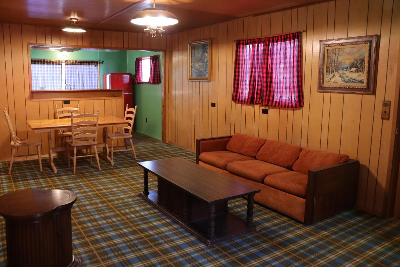Storybook Village Pine Cove Buitenkant foto